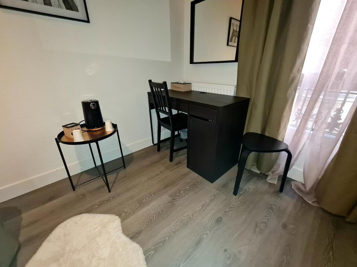 Hotel Le 23 Клиши Экстерьер фото